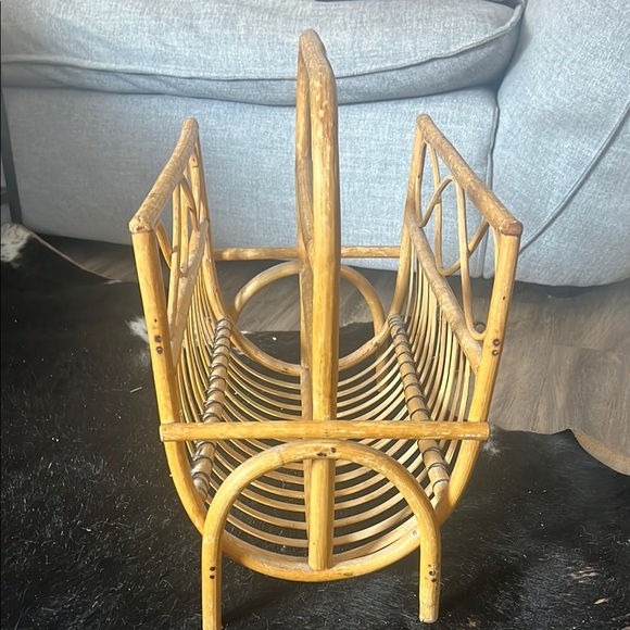 Vintage Rattan Magazine Rack - Natural Brown - Picture 3 of 10